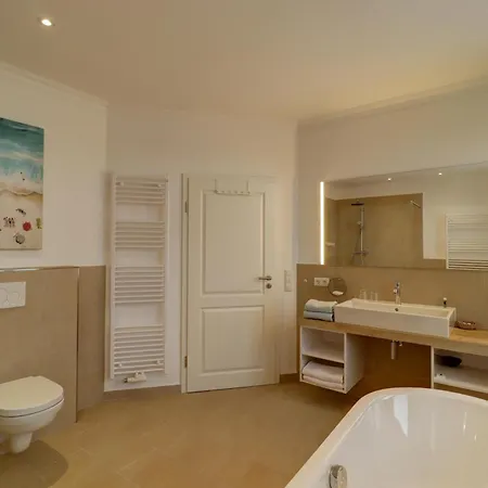 Apartment Johanna App 3 - Großzügiges Mit Balkon&weitblick über Den Niendorfer Hafen Timmendorfer Strand