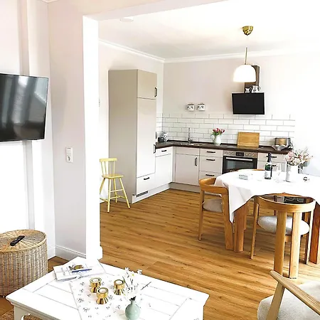 Johanna App 3 - Grosszuegiges Mit Balkon & Weitblick Ueber Den Niendorfer Hafen