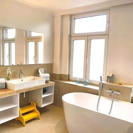 Johanna App 3 - Grosszuegiges Mit Balkon & Weitblick Ueber Den Niendorfer Hafen